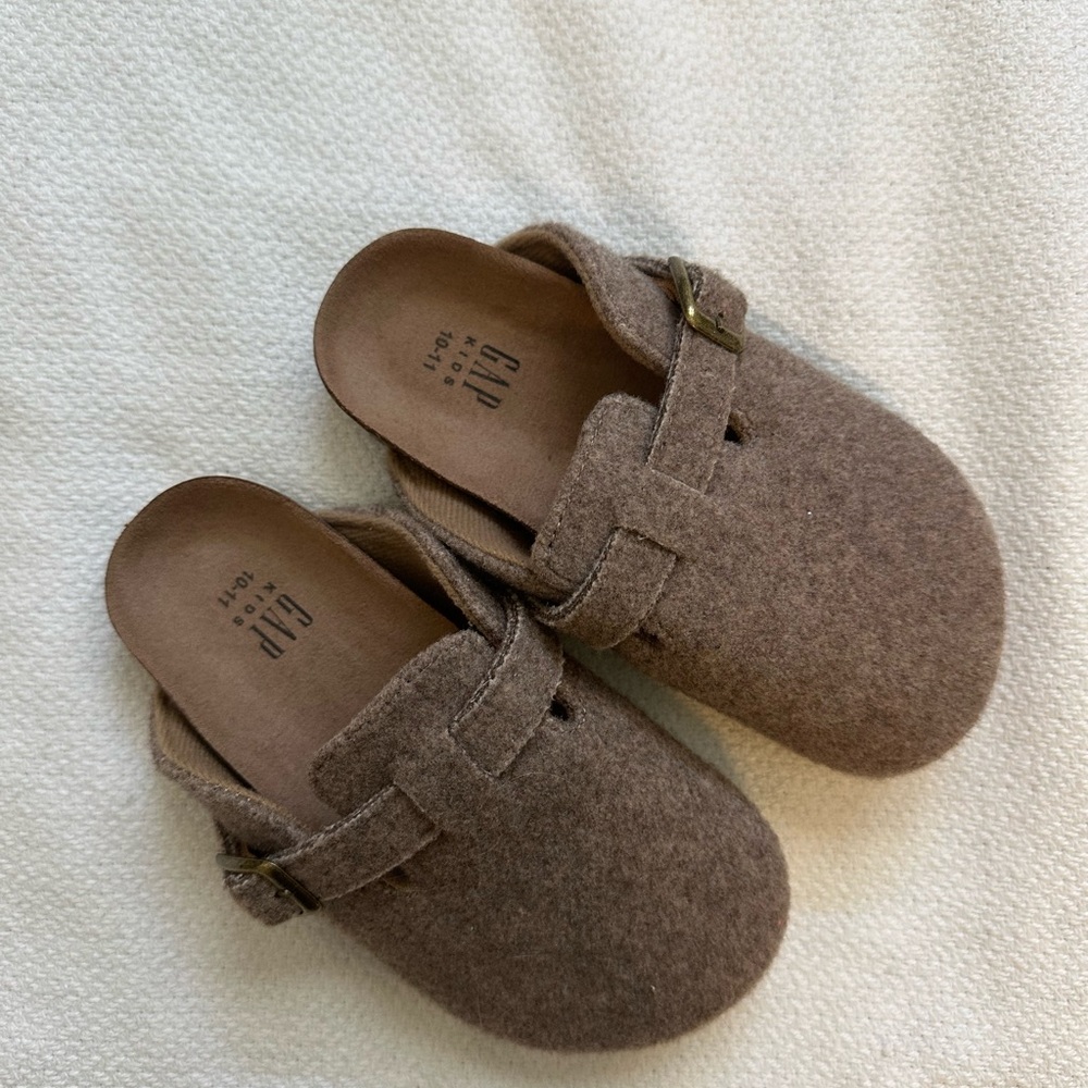 GAP Brown Slip on’s with Adjustable Strap